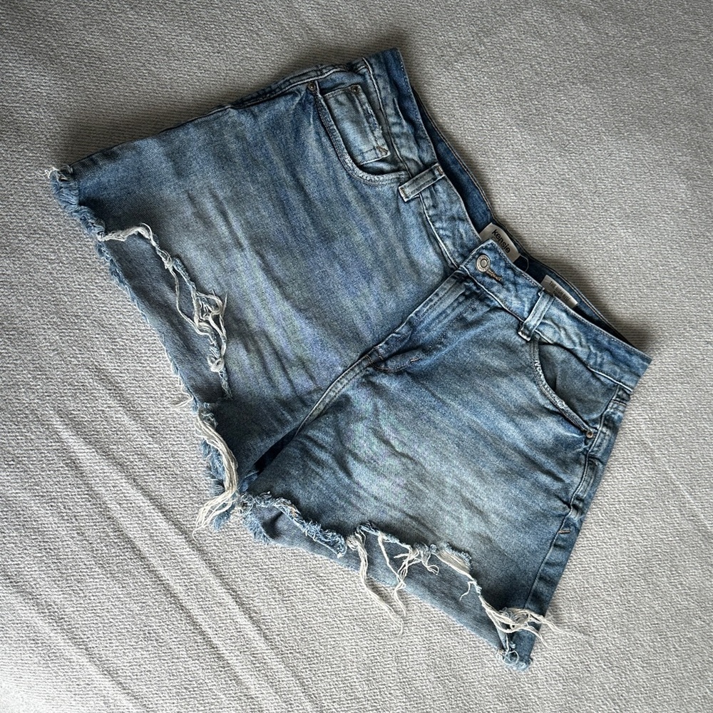 ✨3/$30✨ Kensie Distressed Blue Jean Shorts